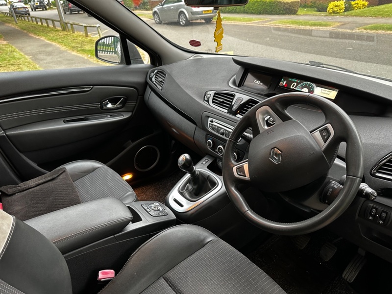 RENAULT SCENIC